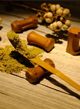 Japanese matcha tools: Purple bamboo matcha powder spoon bam