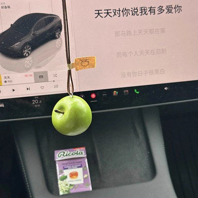 一颗mini苹安果～可爱原创手作车挂包包挂件会转的挂钥匙扣送礼物