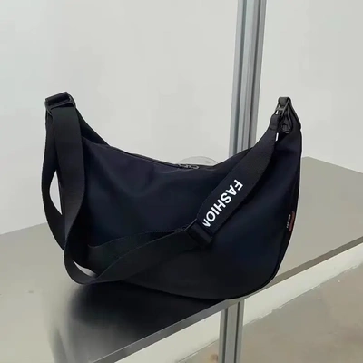 UR大容量包包男女通用款2025防水