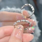 爱意缠绕碎钻麻花素圈戒指女ins风小众气质高级感开口可调节指环