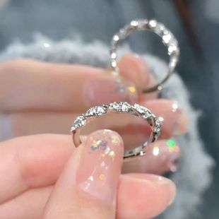 爱意缠绕碎钻麻花素圈戒指女ins风小众气质高级感开口可调节指环