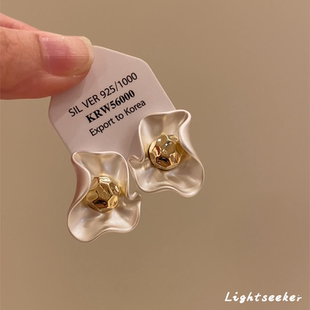 小众独特绸带金属球花瓣耳钉女轻奢高级感复古宫廷风秋冬气质耳环