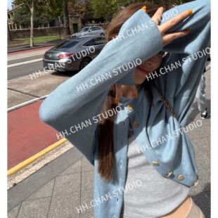 炽火火 女慵懒风单排扣宽松显瘦软糯亲肤上衣 雾霾蓝立领针织开衫