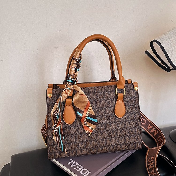 2025秋季新款通用款女包MK黑色单肩斜挎手提包MK棕色均码2025年冬