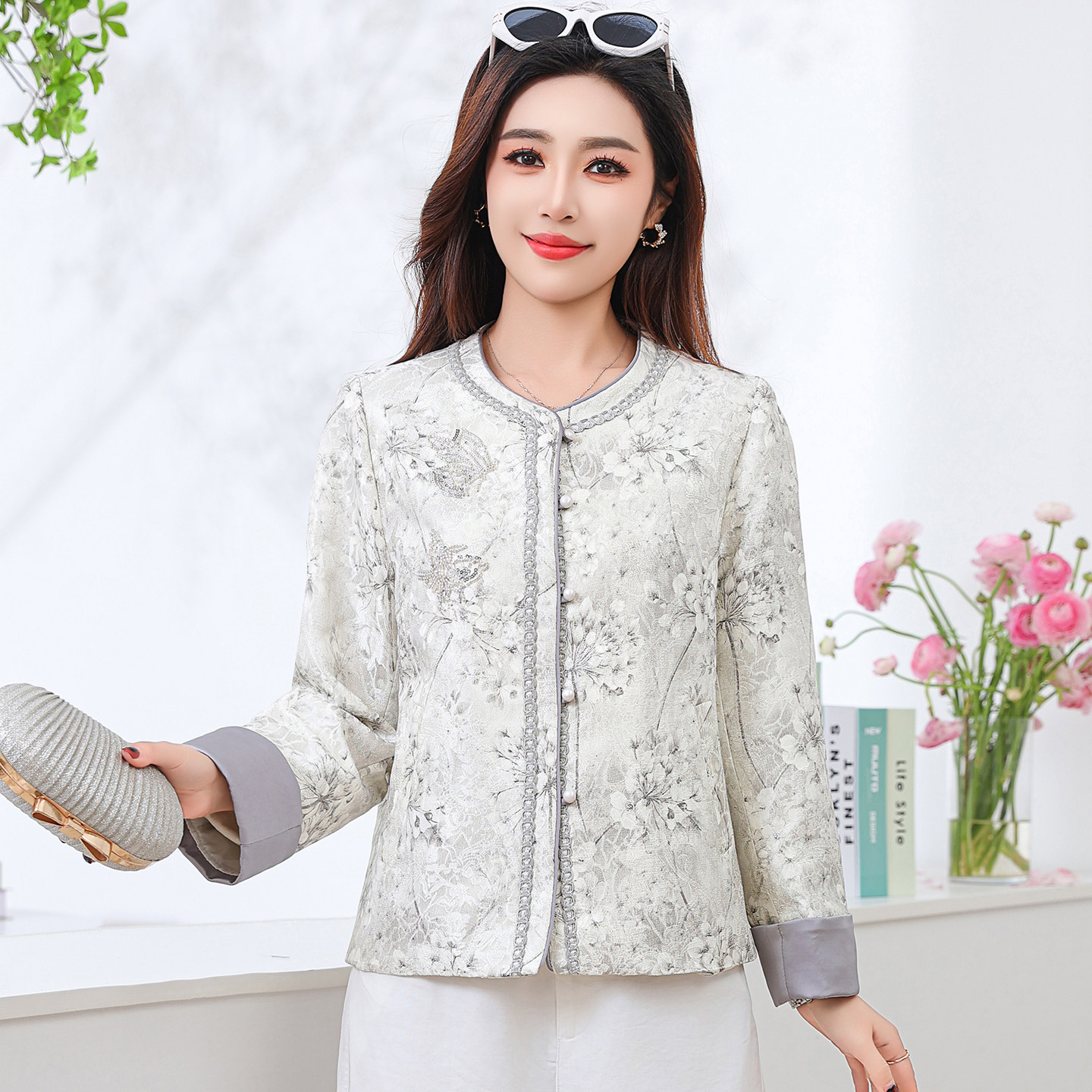 新中式妈妈春装洋气刺绣外套女高级感国风中年春秋圆领开衫上衣潮