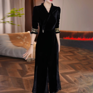 连衣裙2025新款女秋冬十三行爆款妈妈加厚金丝绒轻奢高级感配大衣