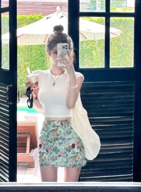 独特绝美小套装辣妹出游穿搭气质短版t恤女夏季新款包臀短裙上衣