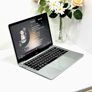 新款 Macbook Pro 13.3寸仿真笔记本电脑模型摆件摆件买1送2赠品