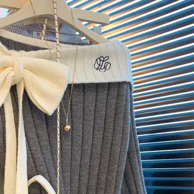 灰色一字肩长袖针织连衣裙女秋冬季小个子收腰修身包臀生日短裙子