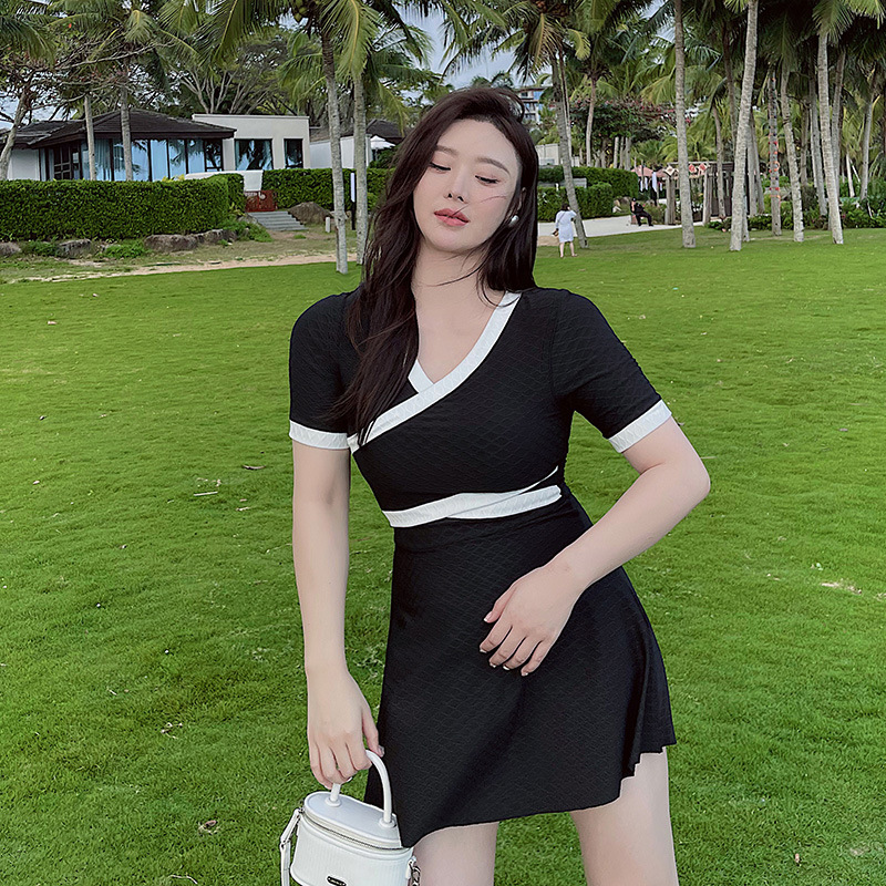大码泳衣女保守胖mm遮肉显瘦纯欲风分体平角裤游泳衣泡温泉