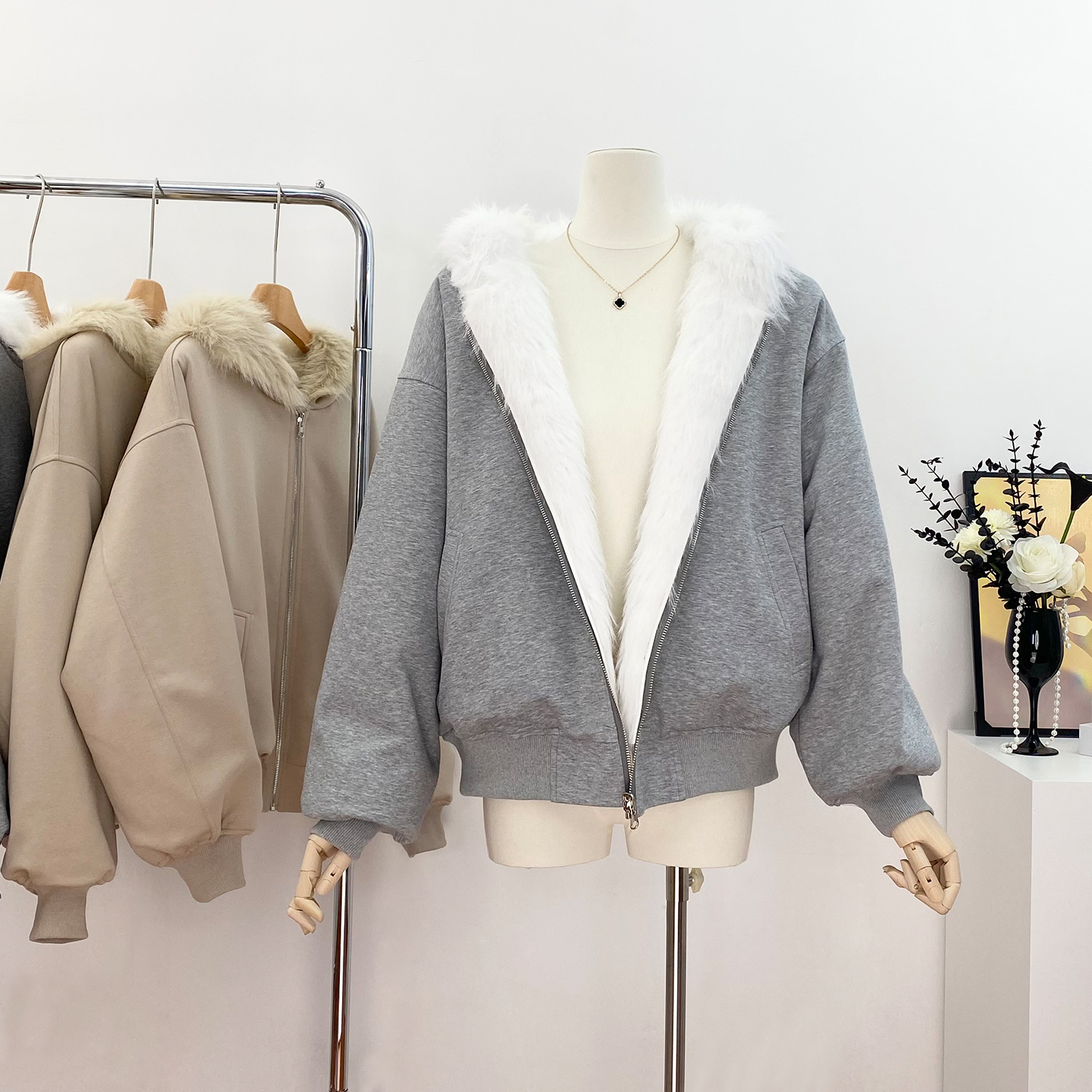 '绒绒小雪人'可正反两穿！獨家定染环保仿皮草保暖连帽卫衣外套