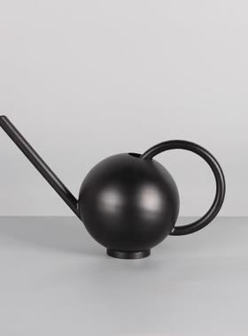 丹麦fermliving orb黑色金属球形浇水壶园艺工具北欧式长嘴洒水壶