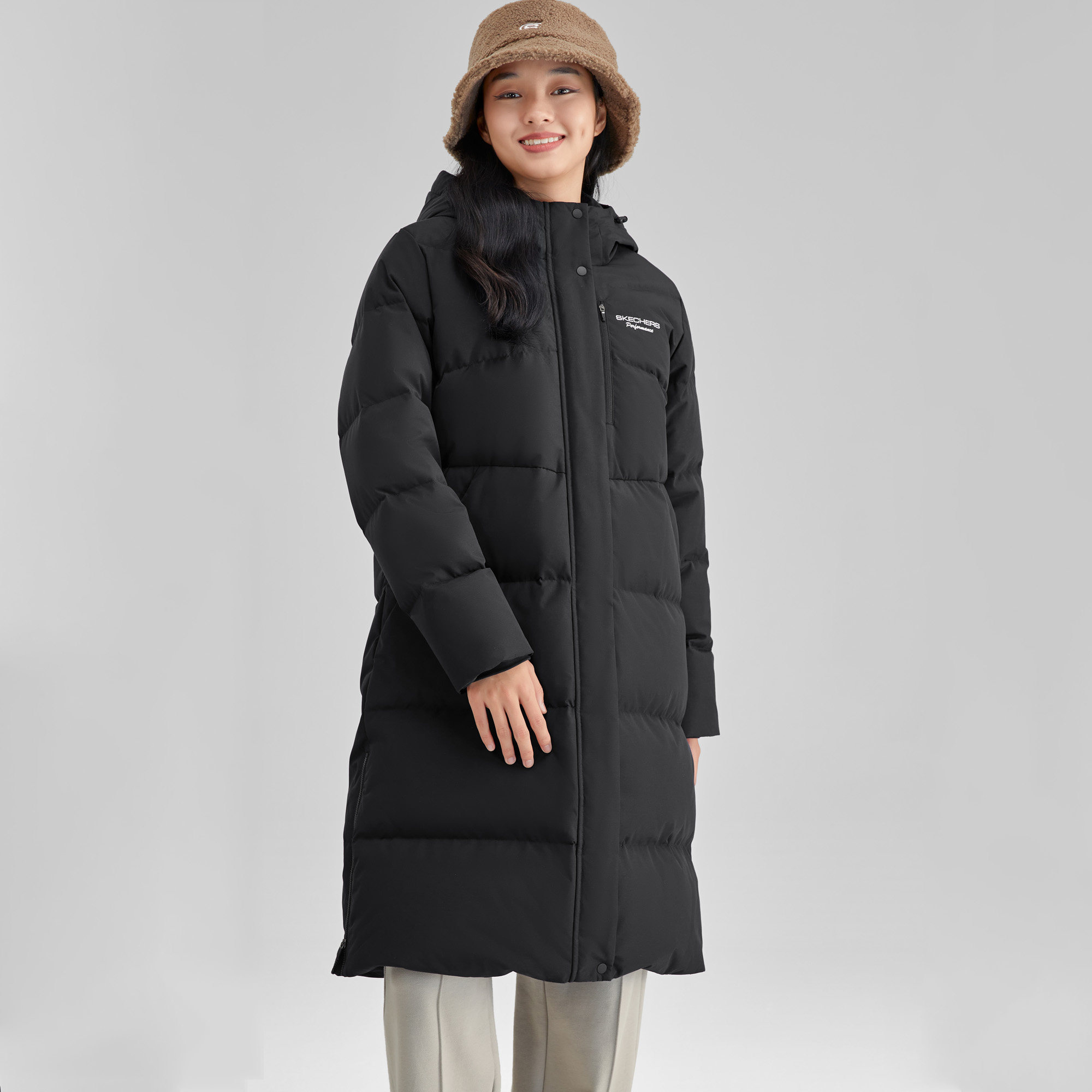 斯凯奇女子连帽保暖长款羽绒服
