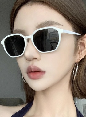 日本品质超轻插芯框高清偏光镜新款素颜显脸小墨镜男女防晒太阳镜