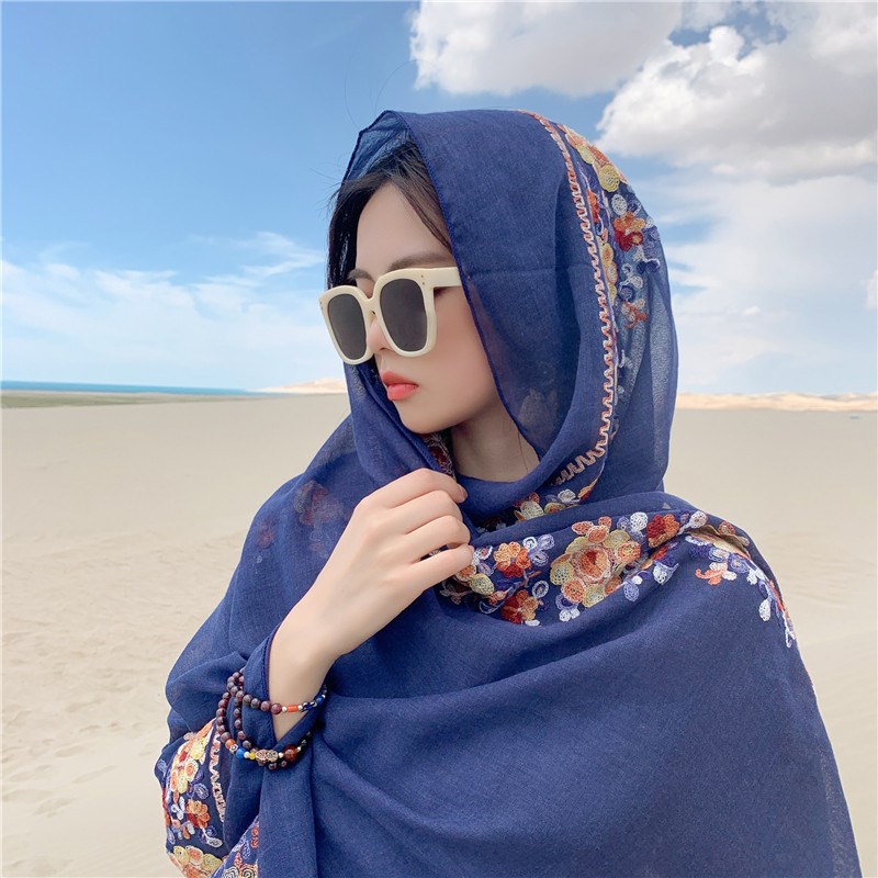 云南旅游披肩女民族风棉麻绣花沙滩巾防晒围巾丝巾夏季薄款纱巾