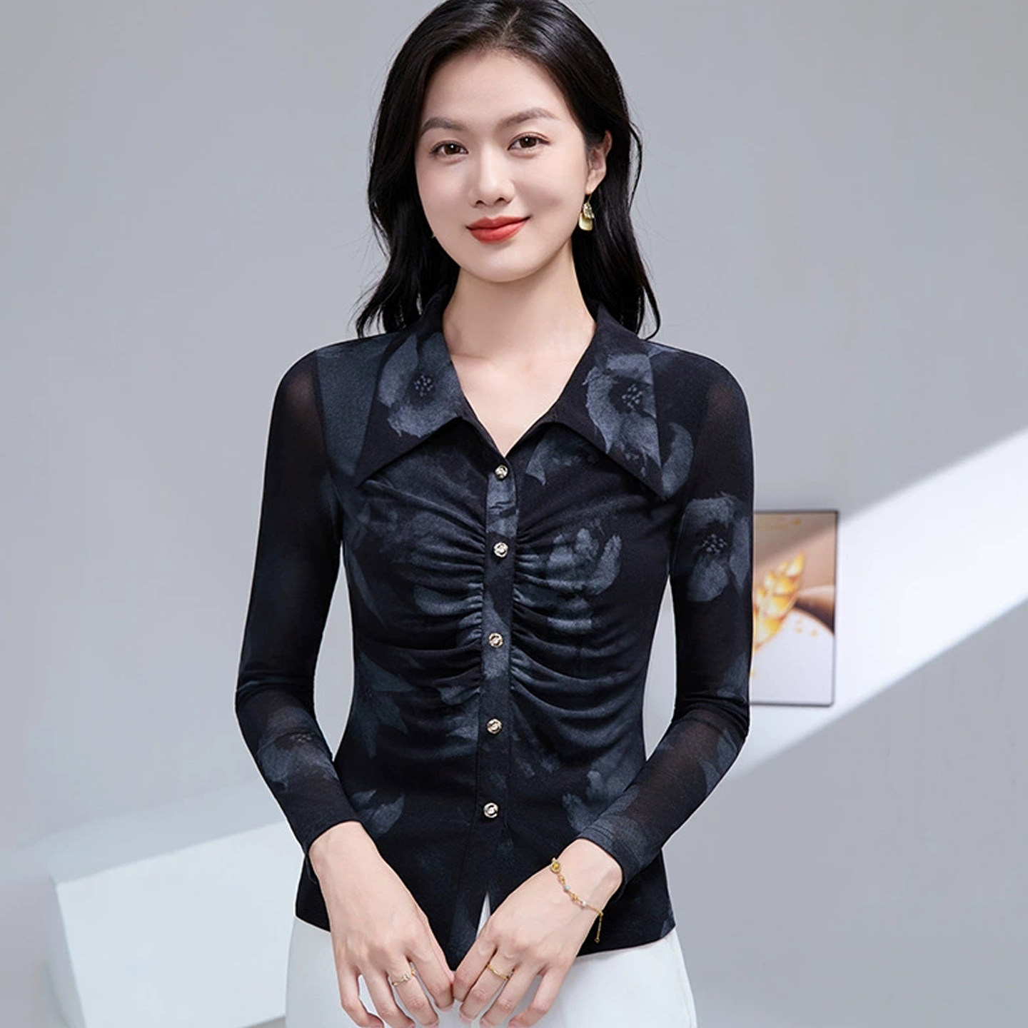 别致收腰套头印花网纱衬衫女长袖