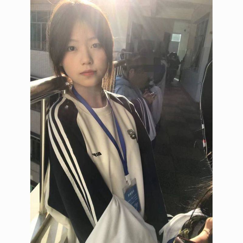 国潮牌美式复古条纹圆领卫衣校园男女款春季新款情侣套头打底衫