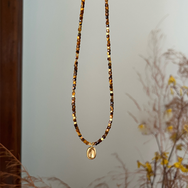 日本品质复古天然虎眼石项链女秋冬轻奢小众锁骨链高级感吊坠串珠