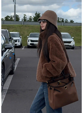 COCO ZONE 刘一一 拉贡1号皮草V领拉链皮毛一体外套CC2D2573