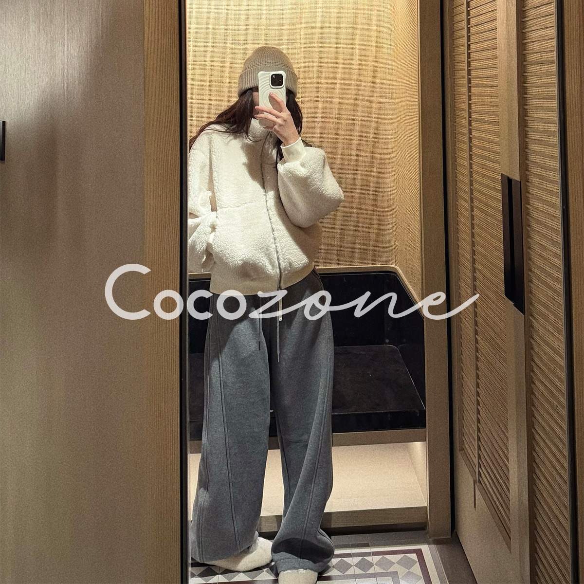 COCO ZONE 刘 一一 “棉花糖”收腰修身立领拉链外套  CD2A3105