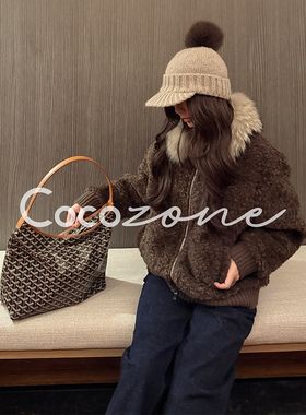 COCO ZONE 刘 一一“小棕熊”翻领拉链毛绒装饰外套 CD2A2973