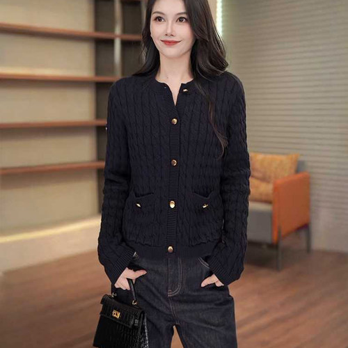 COCO ZONE 刘11“金扣毛衣”100棉圆领纹理毛织上衣 CD2A2249