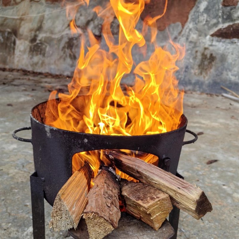农家老柴松木柴火干柴户外露营篝火烧烤野炊壁炉取暖木头烧灶包邮