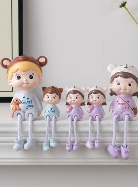 卡通吊脚娃娃墙面隔板客厅电视柜装饰摆件 一家五口可爱儿童摆件