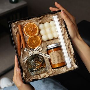 生日礼盒香薰蜡烛礼盒小众高级氛围感香氛室内持久闺蜜礼品