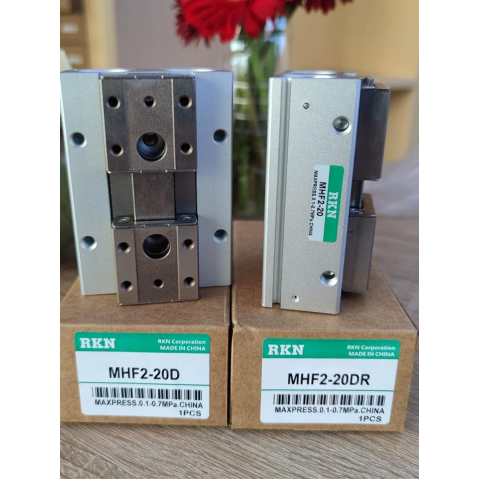 SMC型平行气爪薄型手指气缸MHF2-8D/12D/12D1/16D2/20DR/20D1R