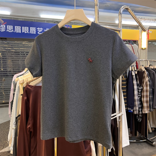 小时代春季新品挂件小马短袖短款T恤女弹力正肩圆领修身百搭上衣