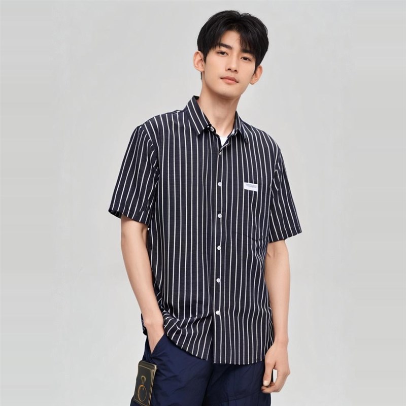 新款细条纹泡泡纱假两件衬衫男夏季潮流休闲宽松短袖上衣男装