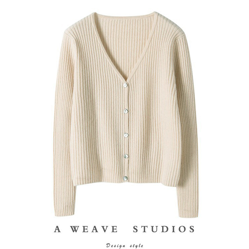 腔调范儿骨感十足!纯羊绒开衫女V领坑条修身短款羊绒毛衣女外套