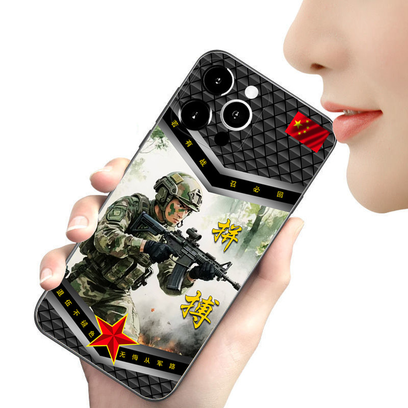 XINTUO 拼搏军旅风苹果16pro手机壳适用nova14个性vivoy300退役军人reno13原创荣耀400创意华为p70红五星