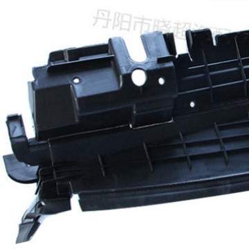 适用于奔驰C级W204护板A20450553330