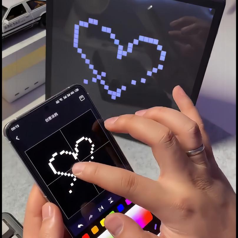 一块好玩的像素屏摆件