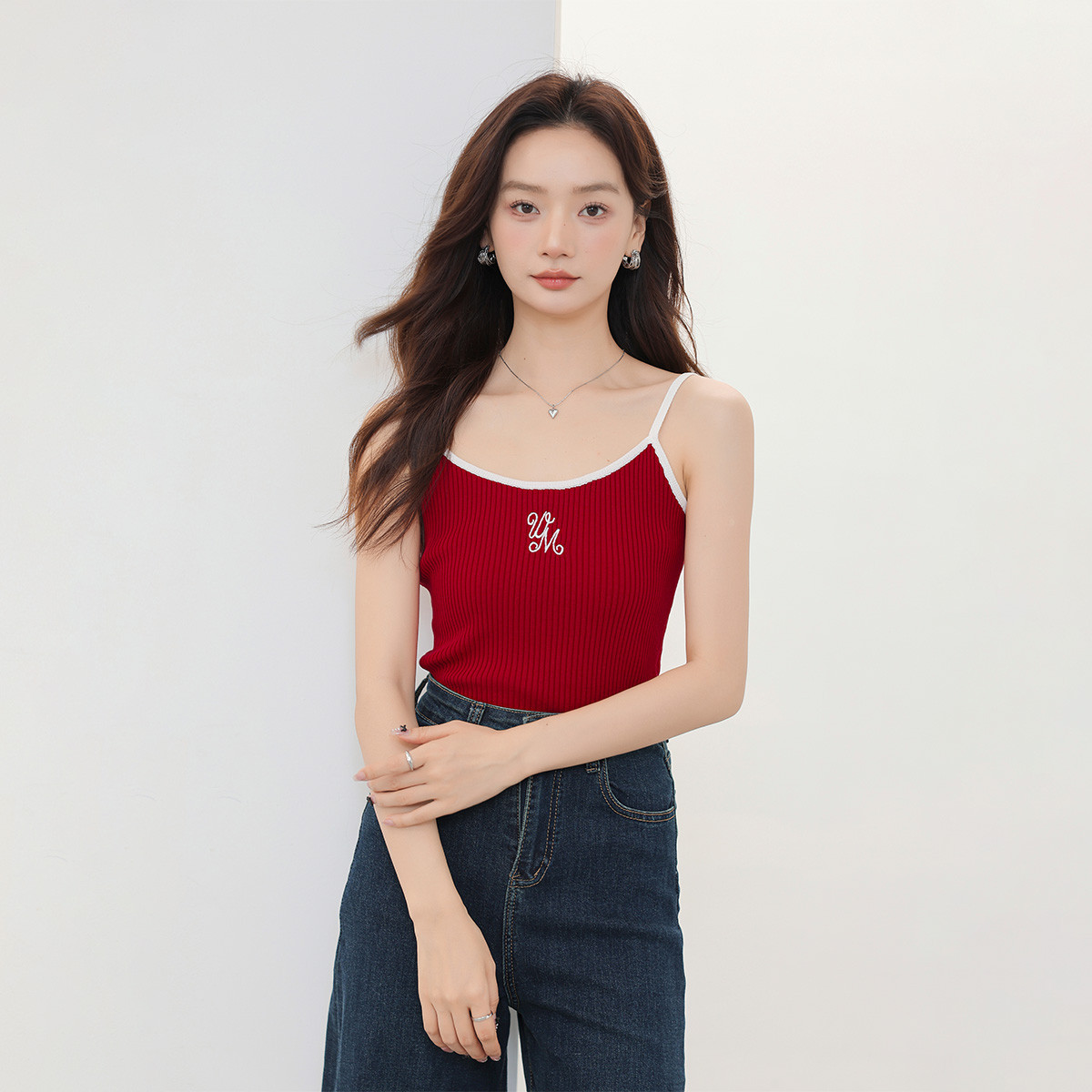 字母刺绣针织吊带小背心女夏季修身显瘦短款无袖上衣