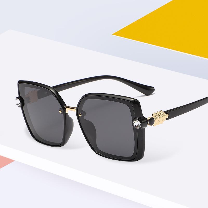 韩版时尚新款TR偏光墨镜潮搭防晒网红街拍女士镶钻太阳眼镜