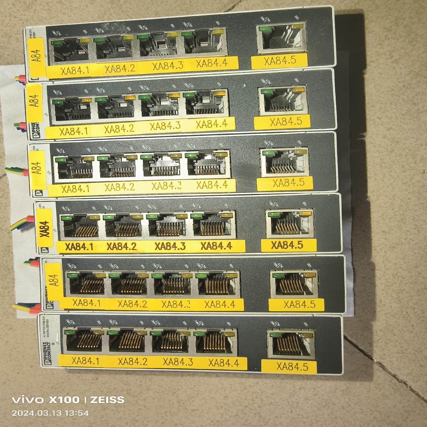 【议价】二手拆机菲尼克斯FL SWITCH SFNB 5TX成色如图