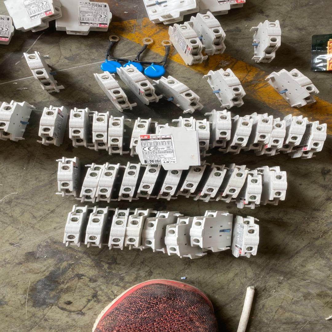 【议价】LS全新未用接触器辅助触点产电当旧的出56个3个型号