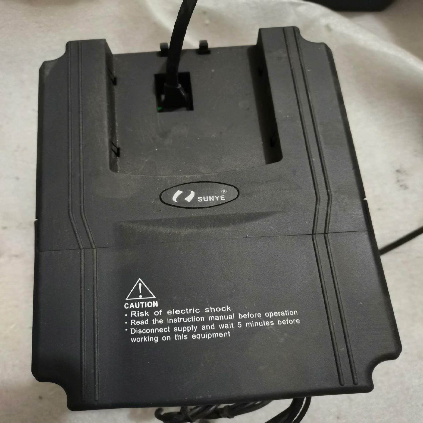 【议价】日业变频器CM530-A04T1R5G2R2PB