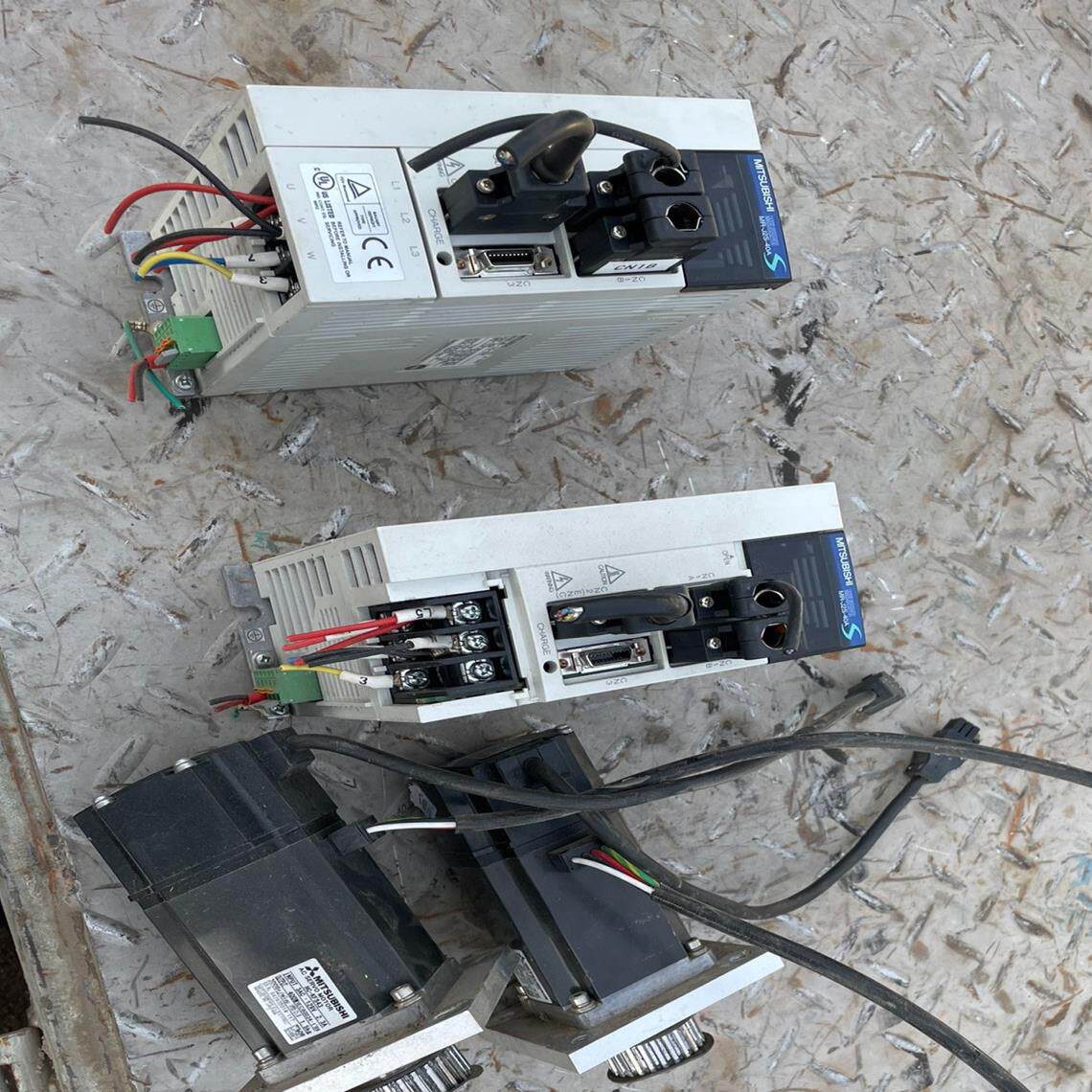 【议价】三菱伺服套装 mr-j2s-40a 电机hc-kfs43功