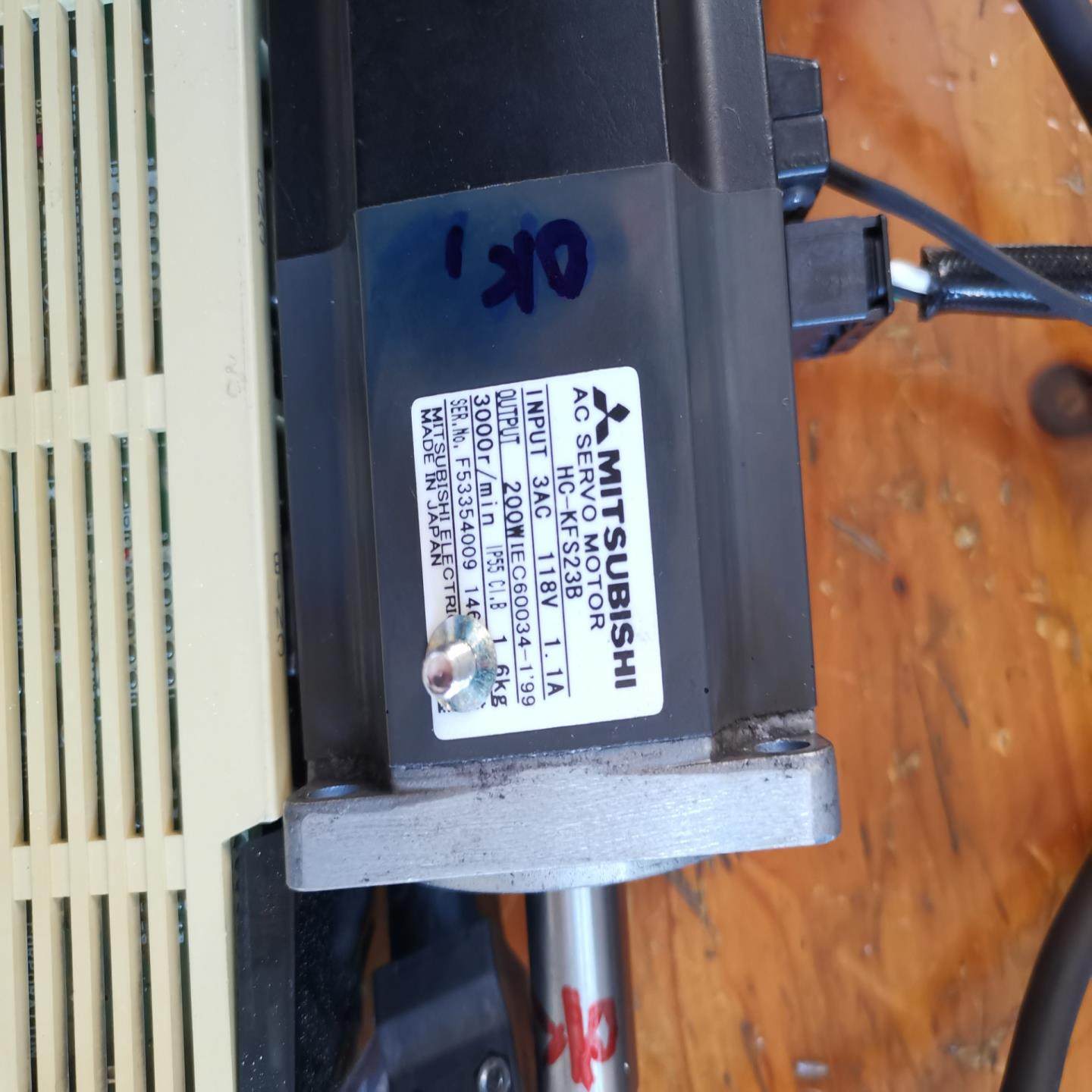 [议价]MR-J2S-20A+HC-KFS23B带刹车拆北京精雕机台