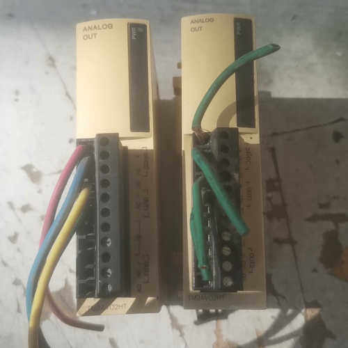 【议价】施耐模块TM2AV02HT实物图拍摄包好成色如图