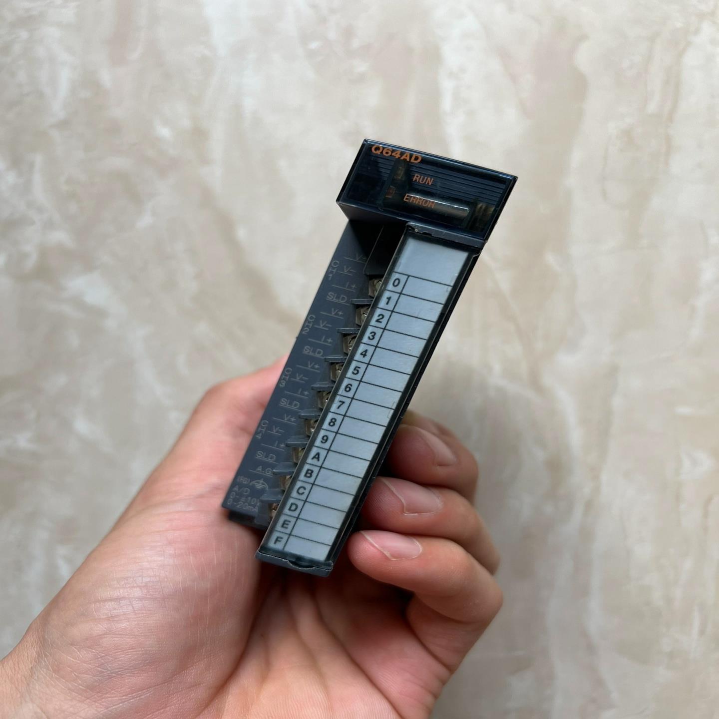 [议价]三菱q系列原装拆机模拟量模块q64ad