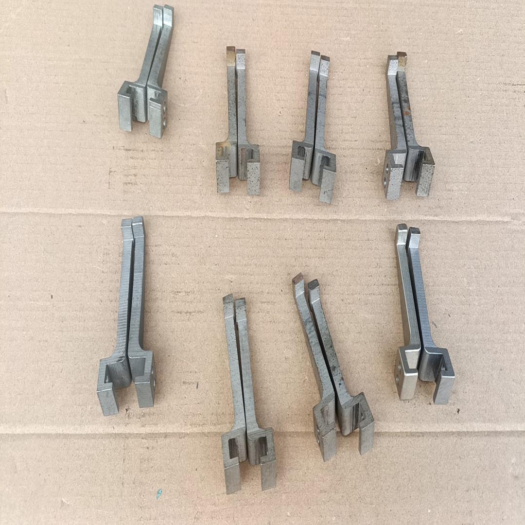 【议价】MHZ2-16D手指气缸夹爪3元一对夹爪长度参照后一张