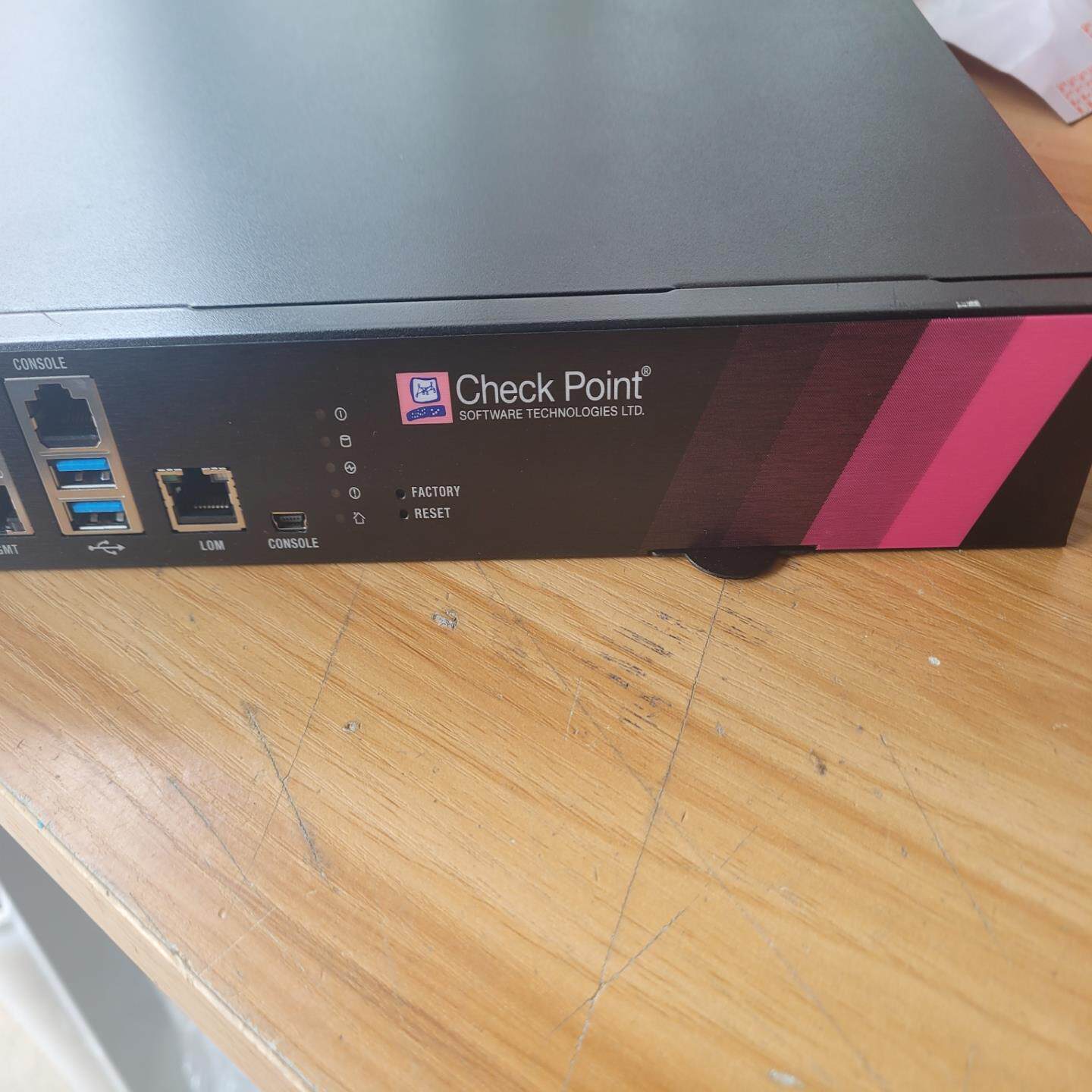 【议价】ChecK point 5600 安全网关 型号 两台