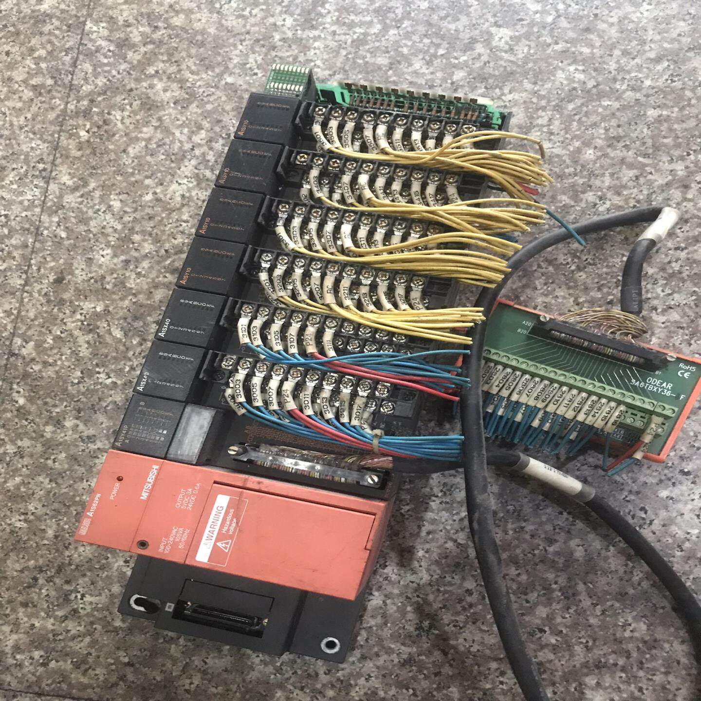 【议价】三菱PLC拆机模块一组成色如图实拍有破损不懂测试不包