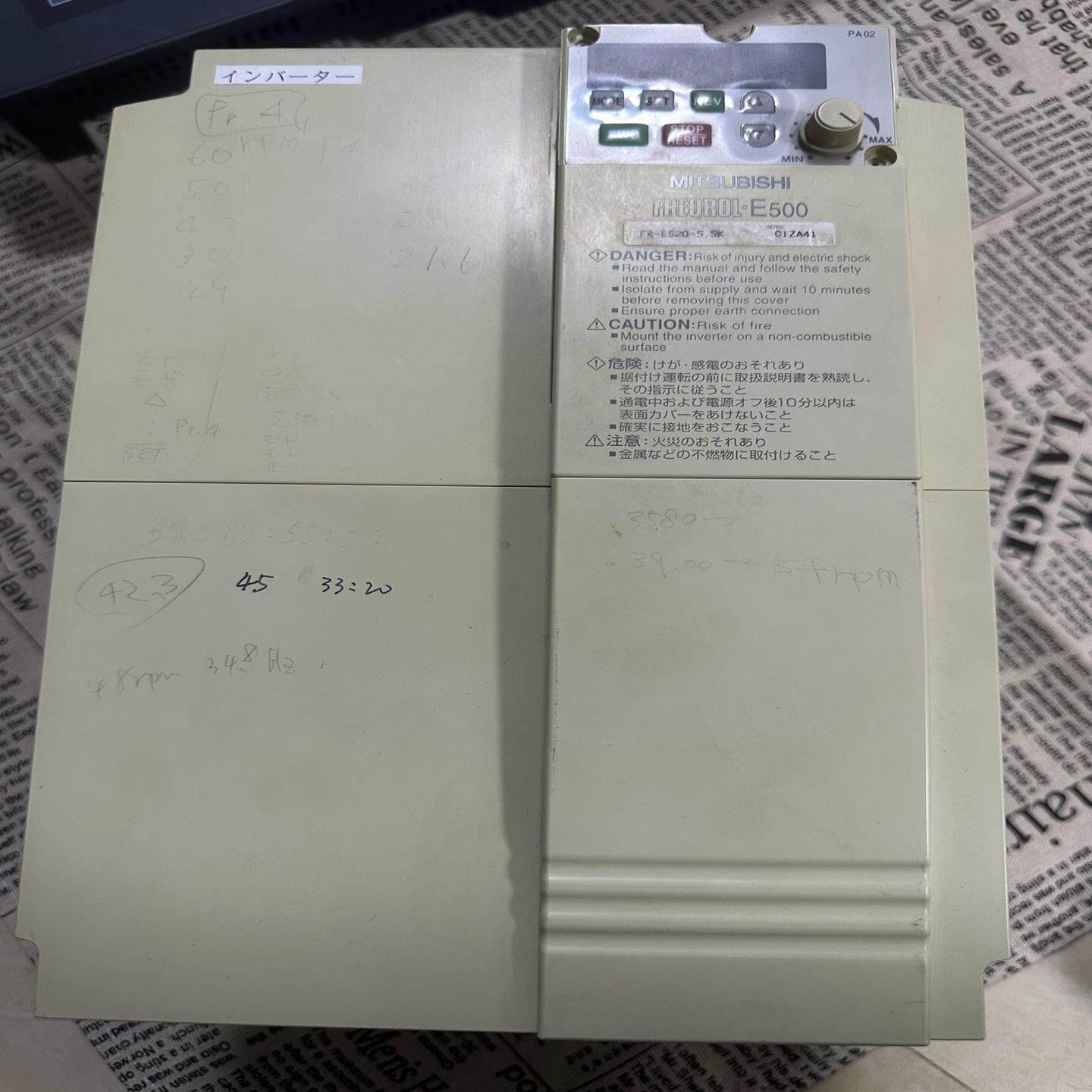 【议价】三菱变频器FR-E520-55K实物图220V55KW