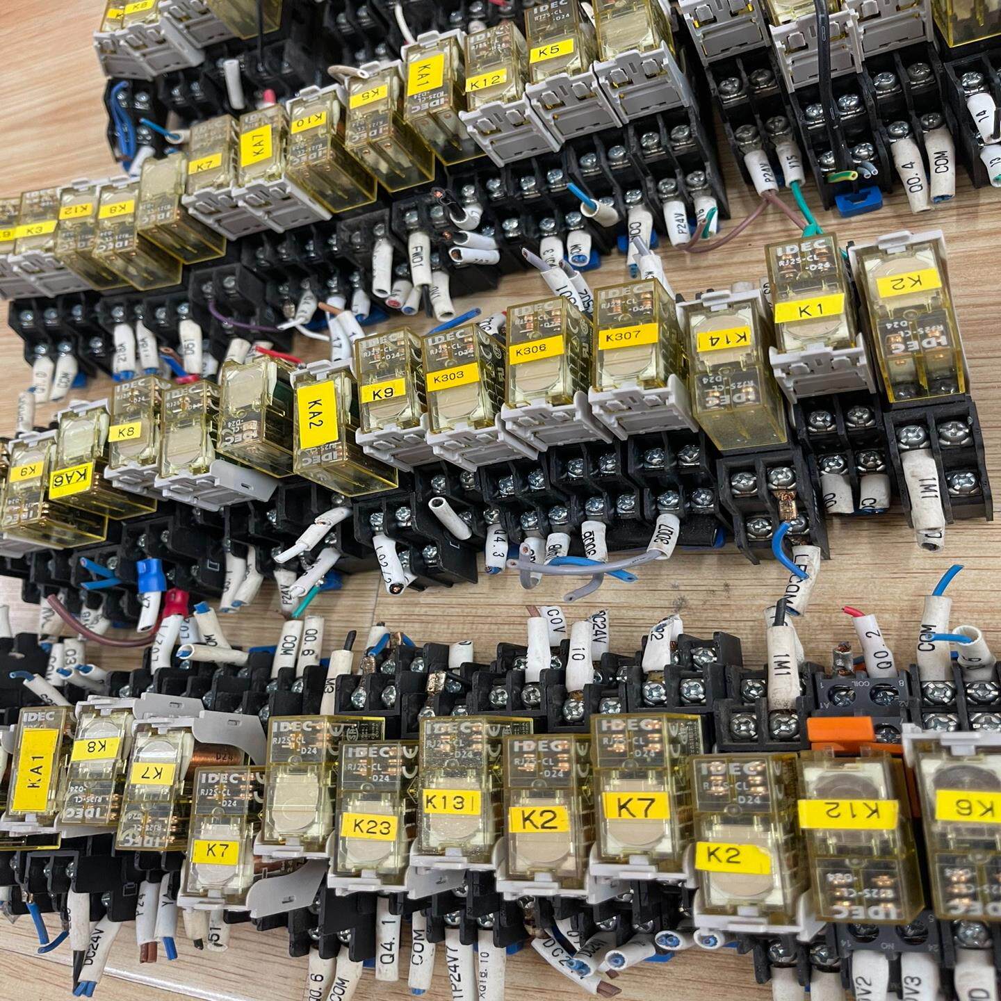 【议价】和泉继电器薄款SJ2S-LC-D24九成新功能正常包好